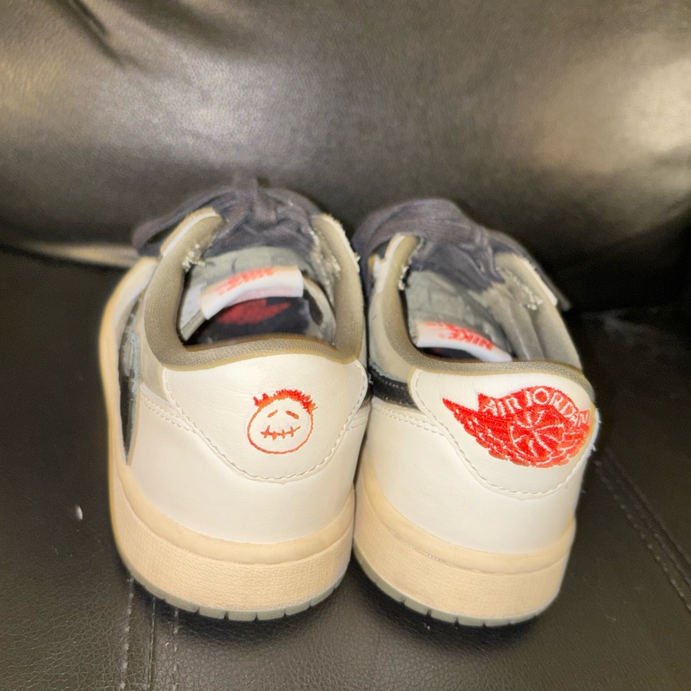 Travis Scott Low OG SP 'Olive' - Olive/Black/White - Picture 4 of 10